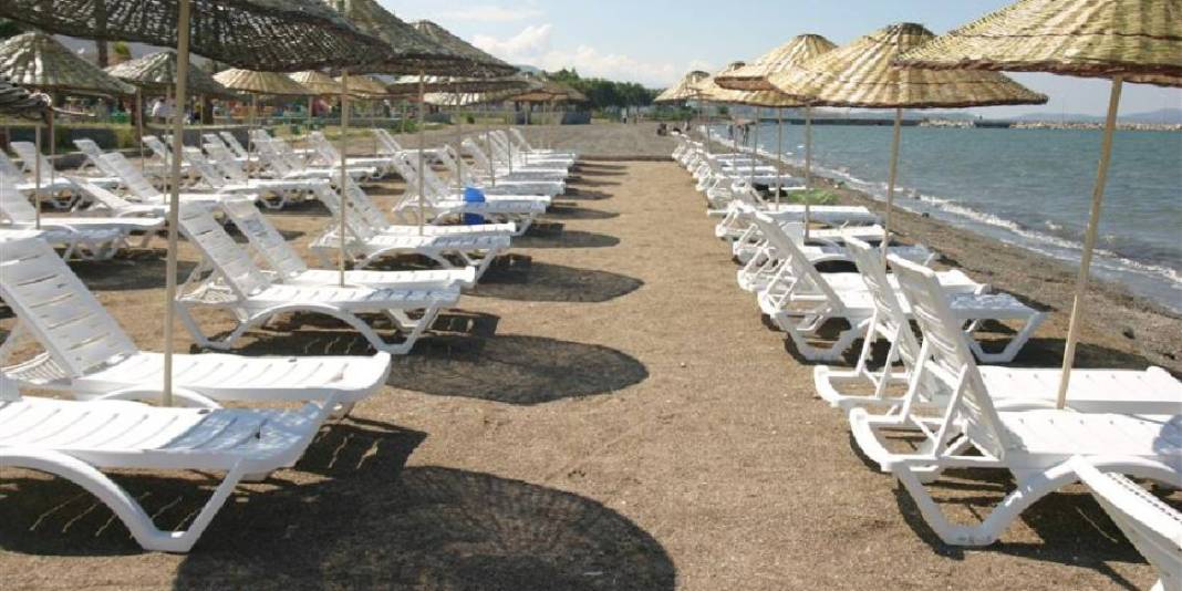 Yüzme bilmeyenler için cennet köşe! Ege’nin en güvenli plajı: İncecik kumu, çarşaf gibi denizi mest ediyor! 4